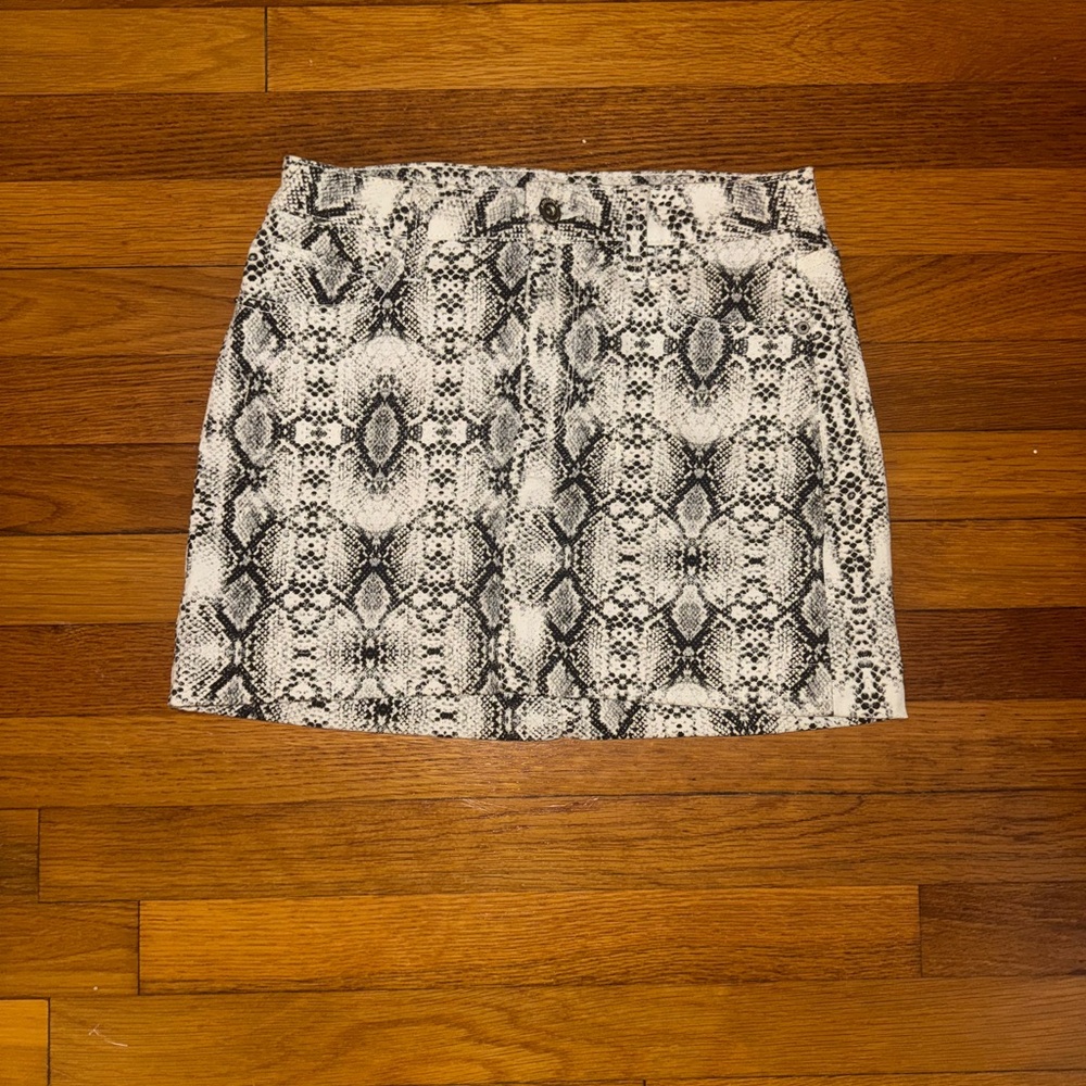 Arizona Jean Company Black and White Mini Skirt